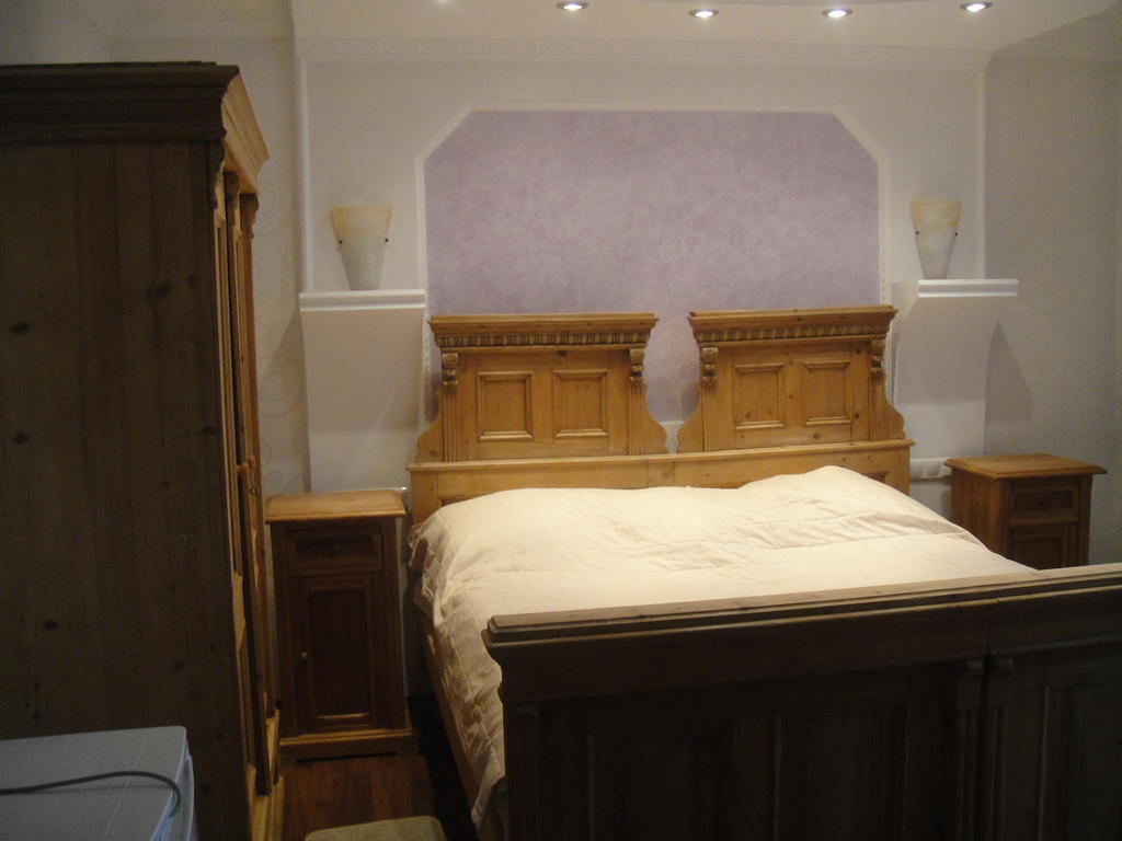 Hotel Saghegy Fogado Es Panzio Celldömölk Zimmer foto